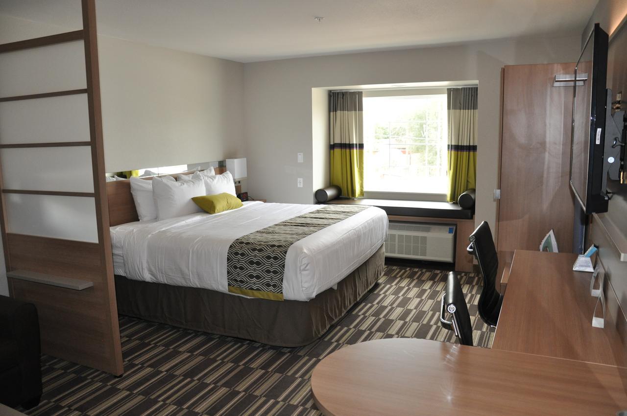 Microtel Inn & Suites By Wyndham Lubbock Esterno foto
