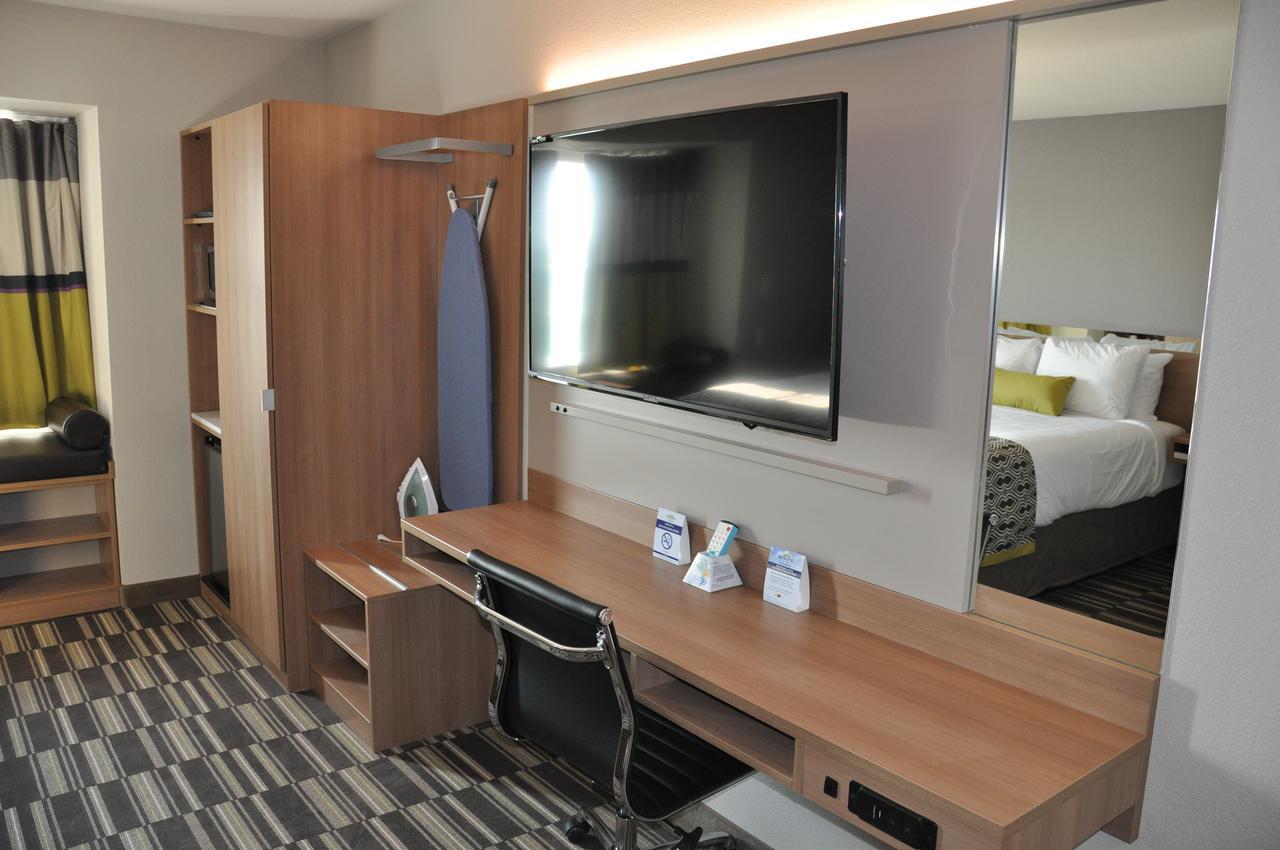 Microtel Inn & Suites By Wyndham Lubbock Esterno foto
