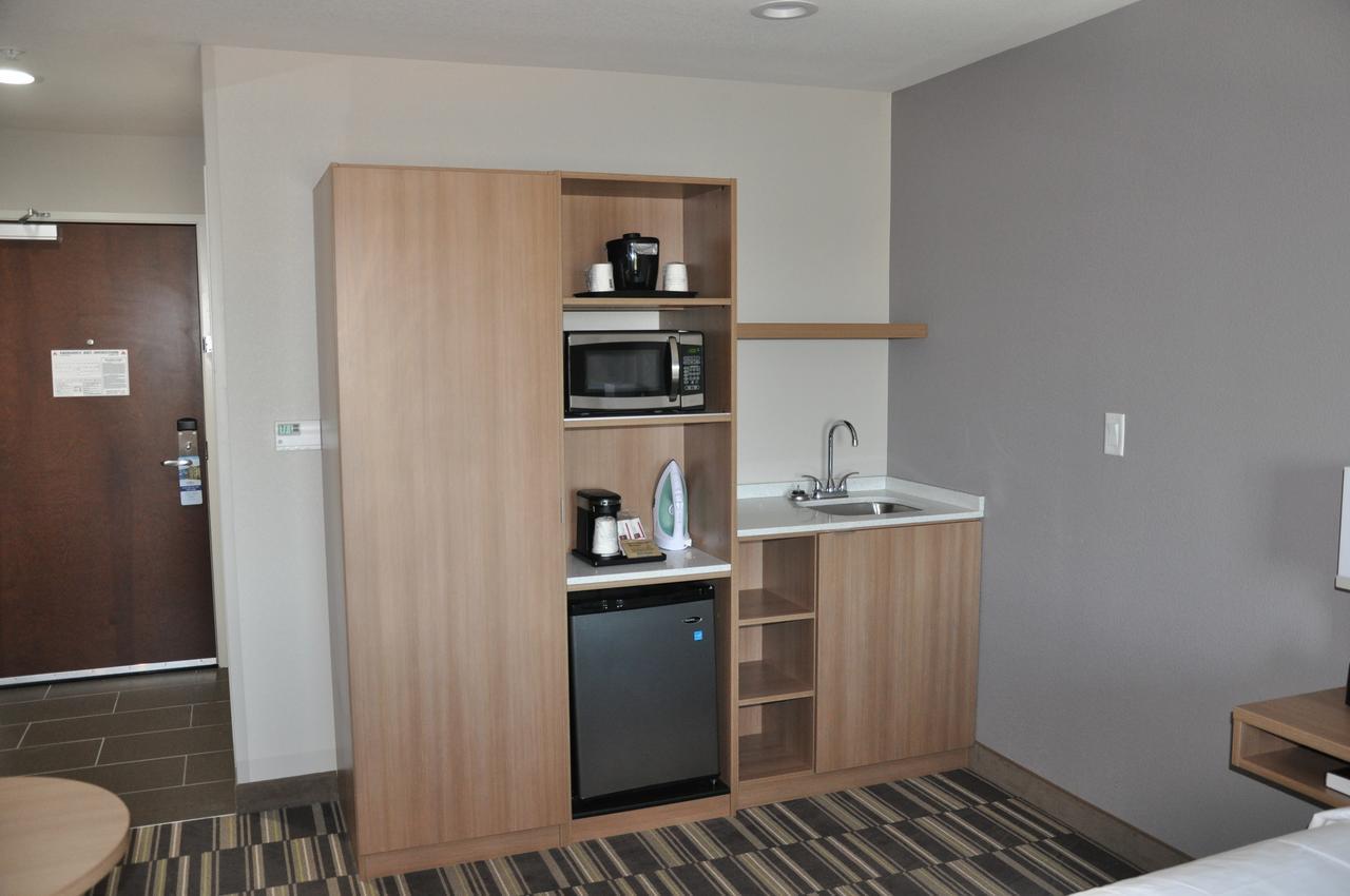 Microtel Inn & Suites By Wyndham Lubbock Esterno foto