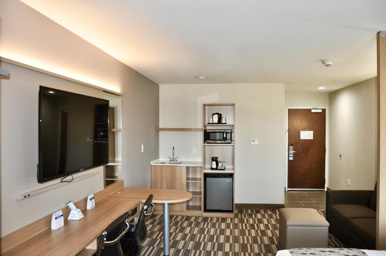 Microtel Inn & Suites By Wyndham Lubbock Esterno foto