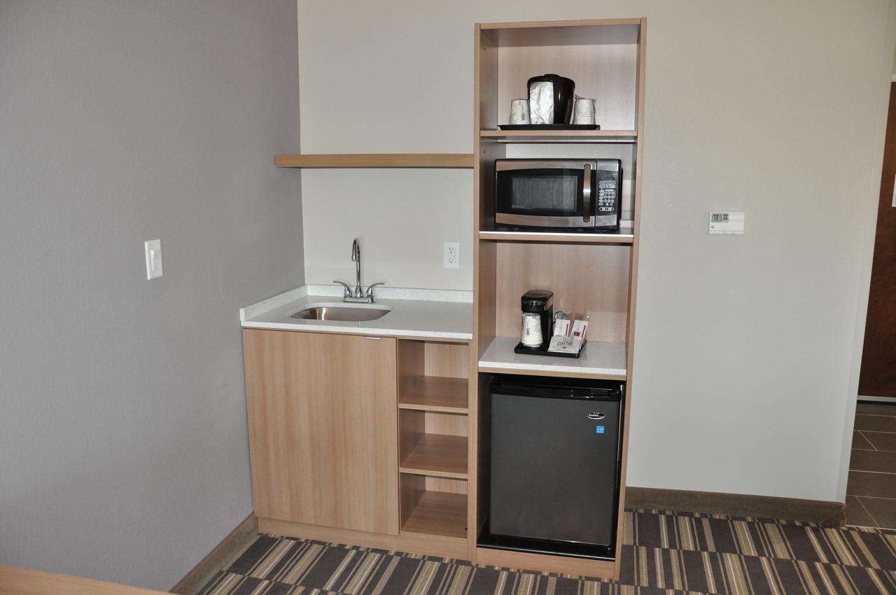 Microtel Inn & Suites By Wyndham Lubbock Esterno foto