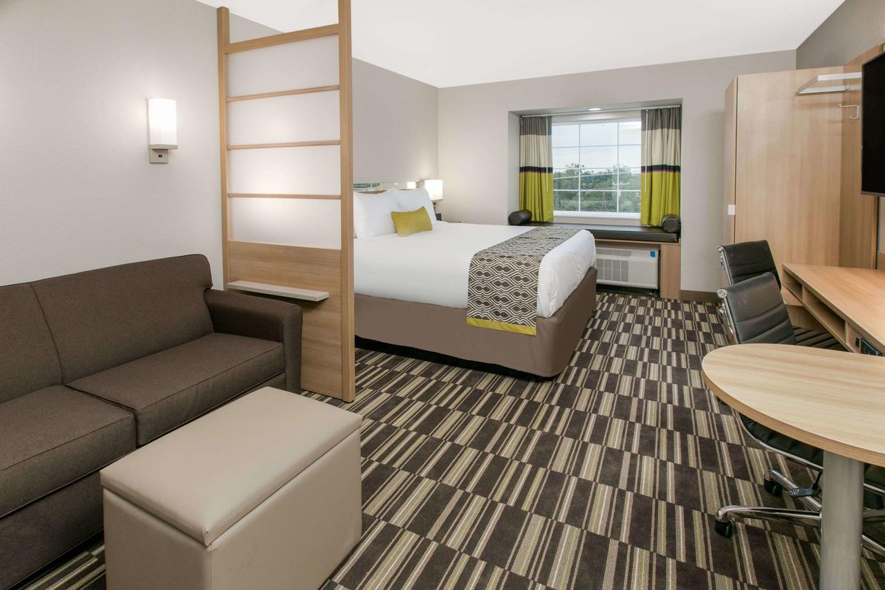 Microtel Inn & Suites By Wyndham Lubbock Esterno foto