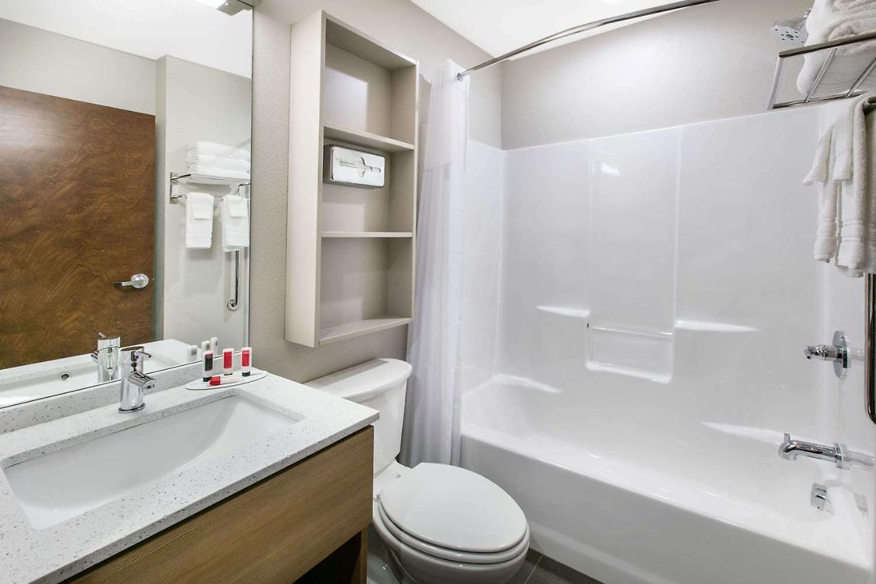 Microtel Inn & Suites By Wyndham Lubbock Esterno foto